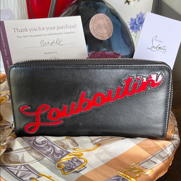 Christian Louboutin Black Wallet with Red Script - Picture 3 of 11